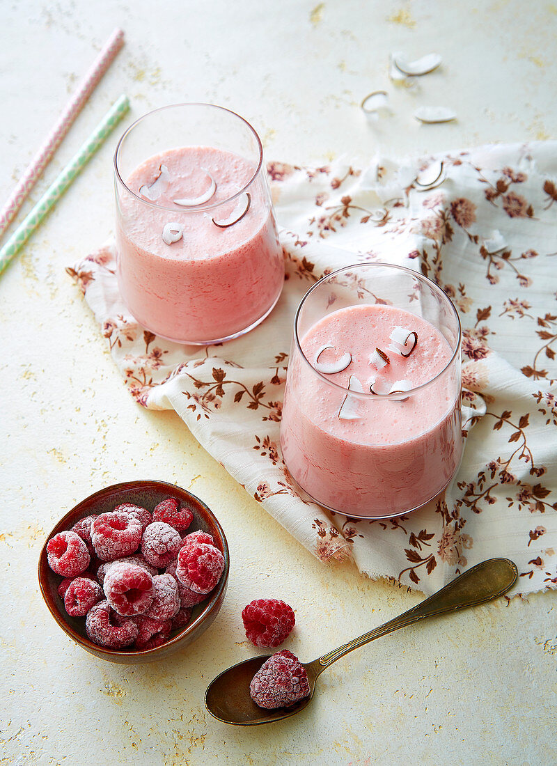 Himbeer-Smoothie mit Kokos