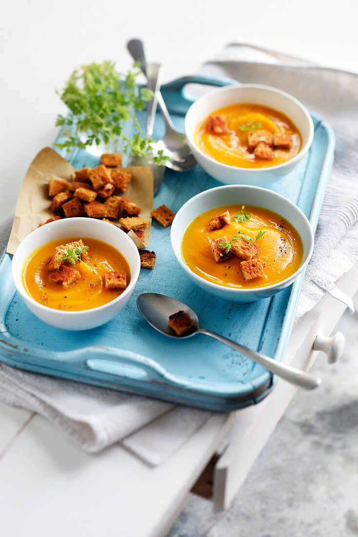 Cream of pumpkin soup with gingerbread croutons