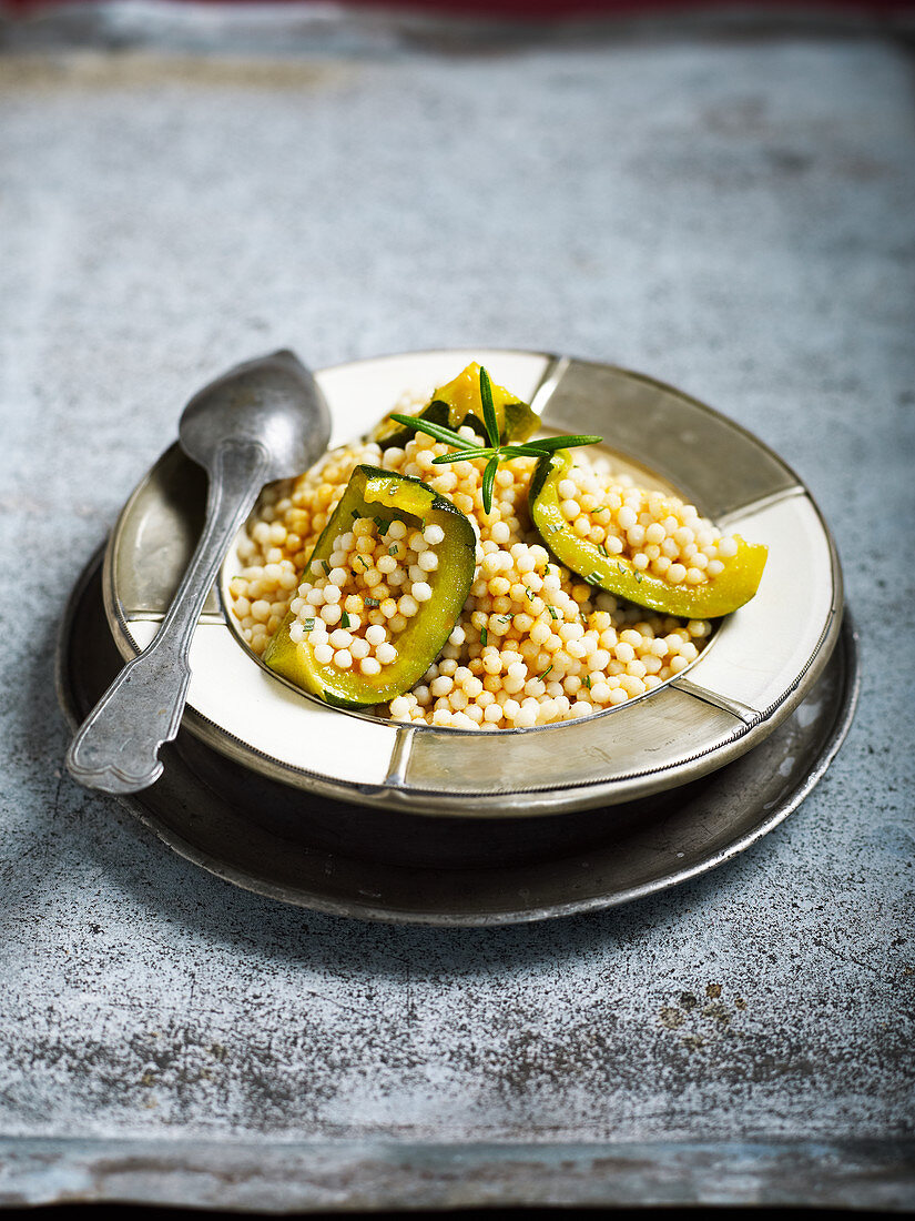 Barkoukech mit Couscous und Zucchini (Marokko)