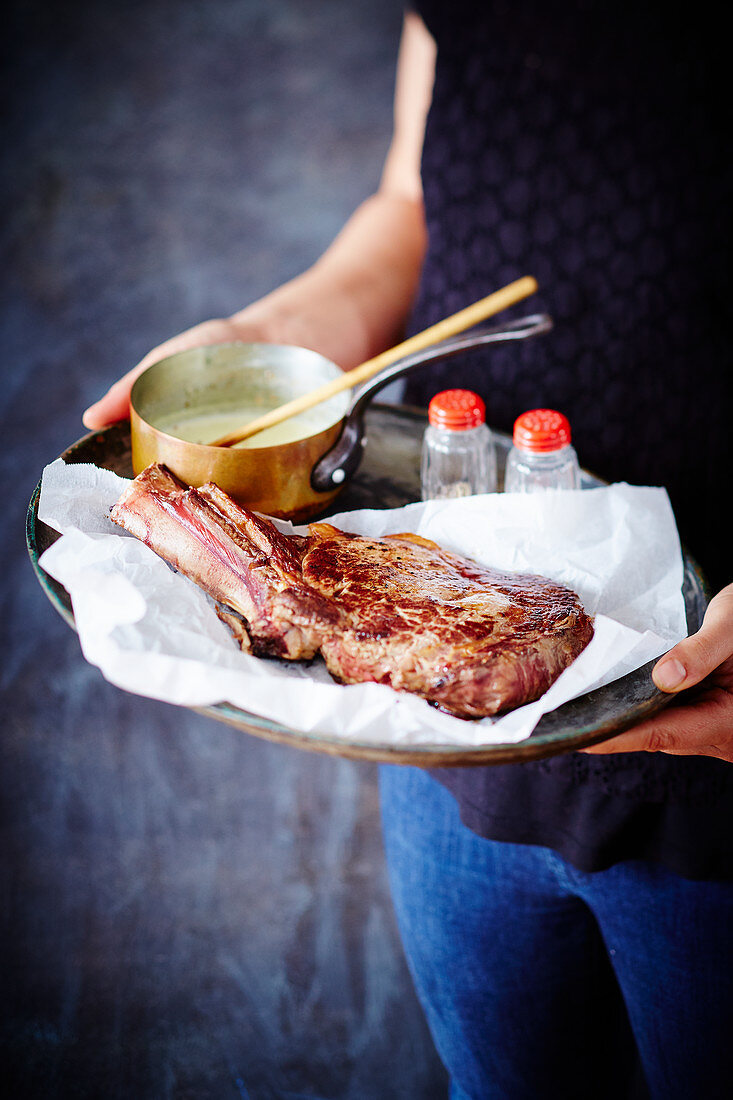 Gegrillte Rinderrippe vom Plancha-Grill