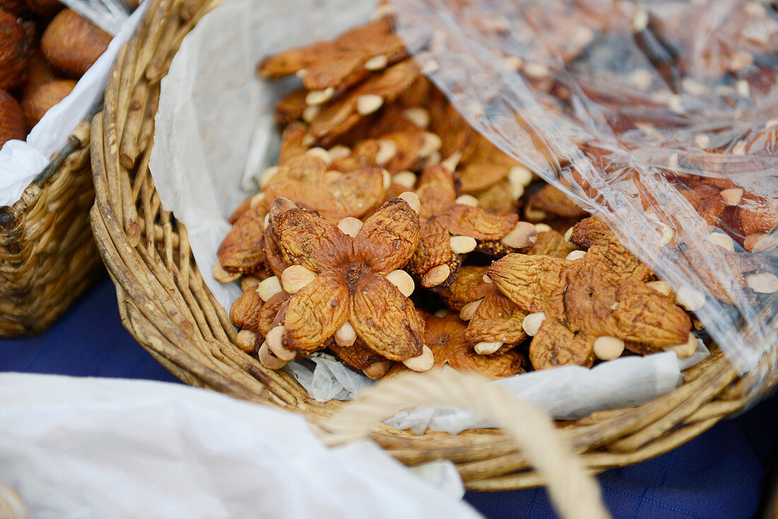 Dried fig and almond stars