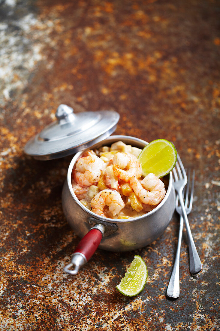 Prawn cocotte with coconut milk and lime