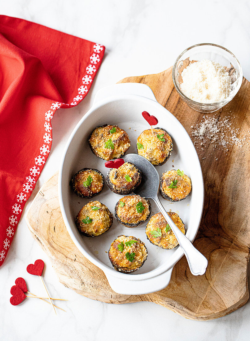 Mushrooms stuffed with leek and cream cheese