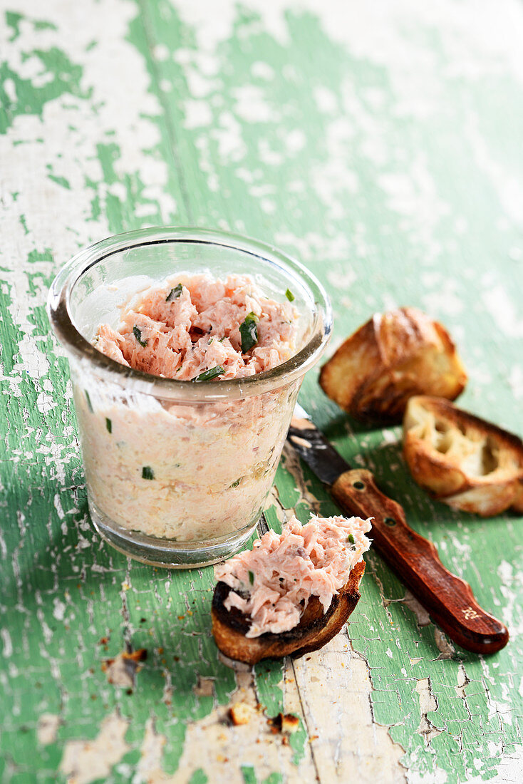 Pot of tuna paté