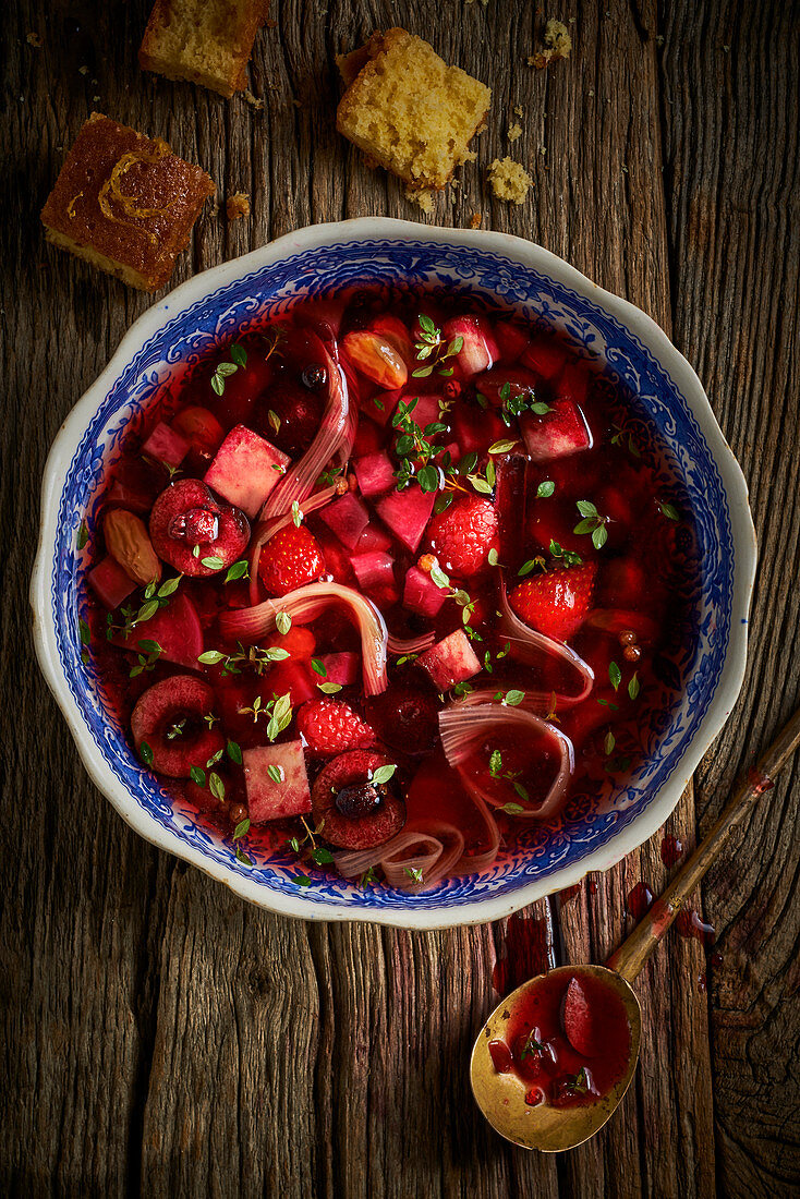 Rote Frucht Pho (Suppe, Vietnam)