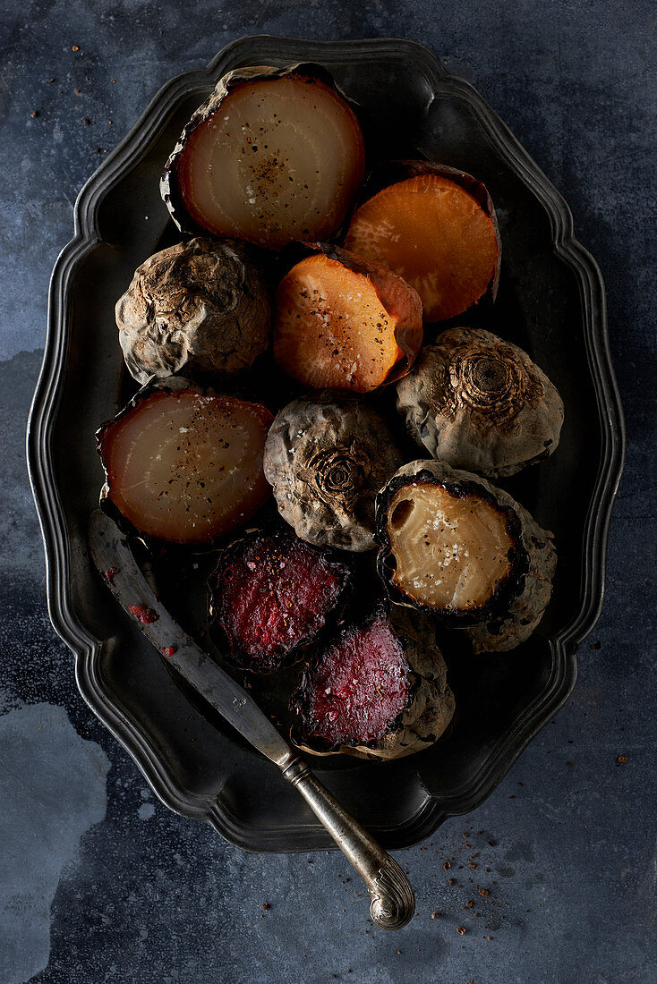 Oven-baked beetroots