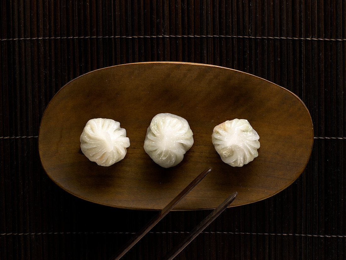 Steamed vegetable dumplings