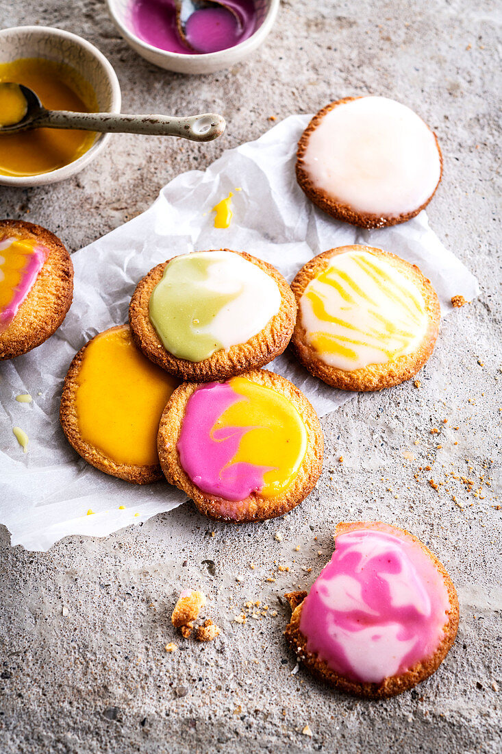 Shortbread with colourful sugar icing