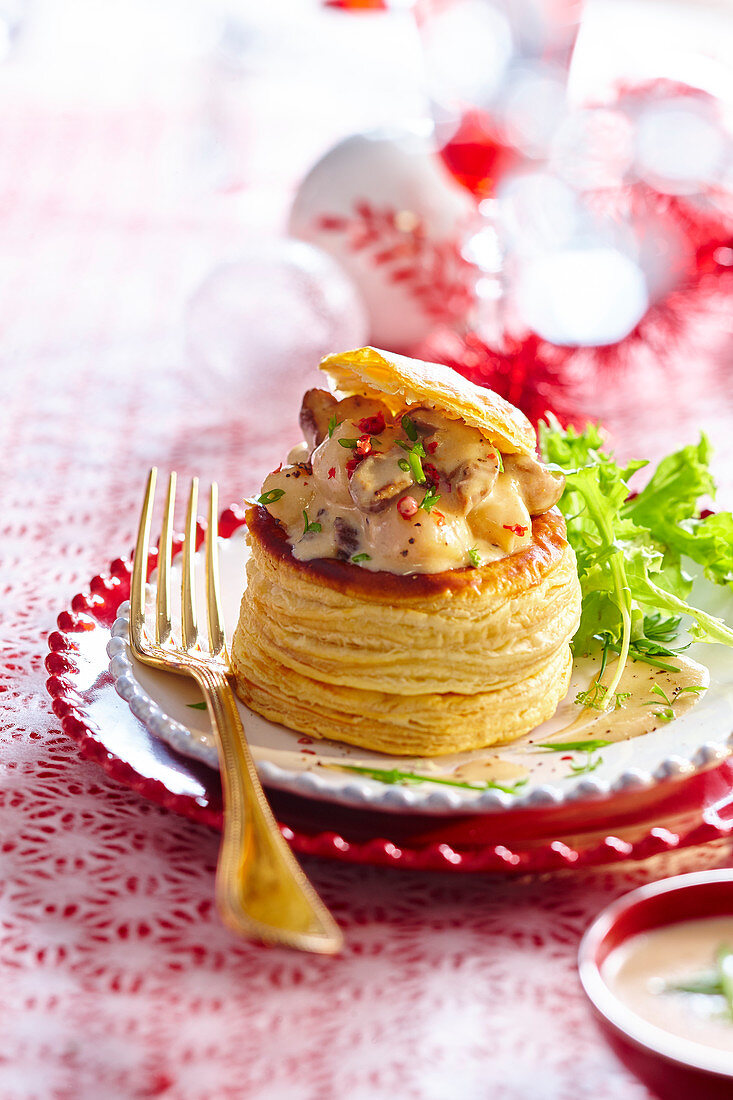 Vol-au-vent mit Jakobsmuscheln und Kapern (Weihnachten)