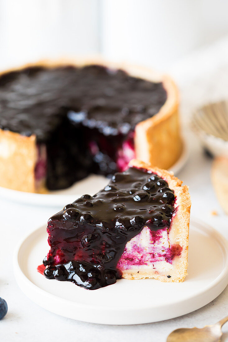 Cheesecake with blueberries