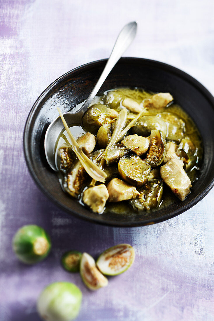 Thai-style chicken with aubergine,coconut milk and green curry