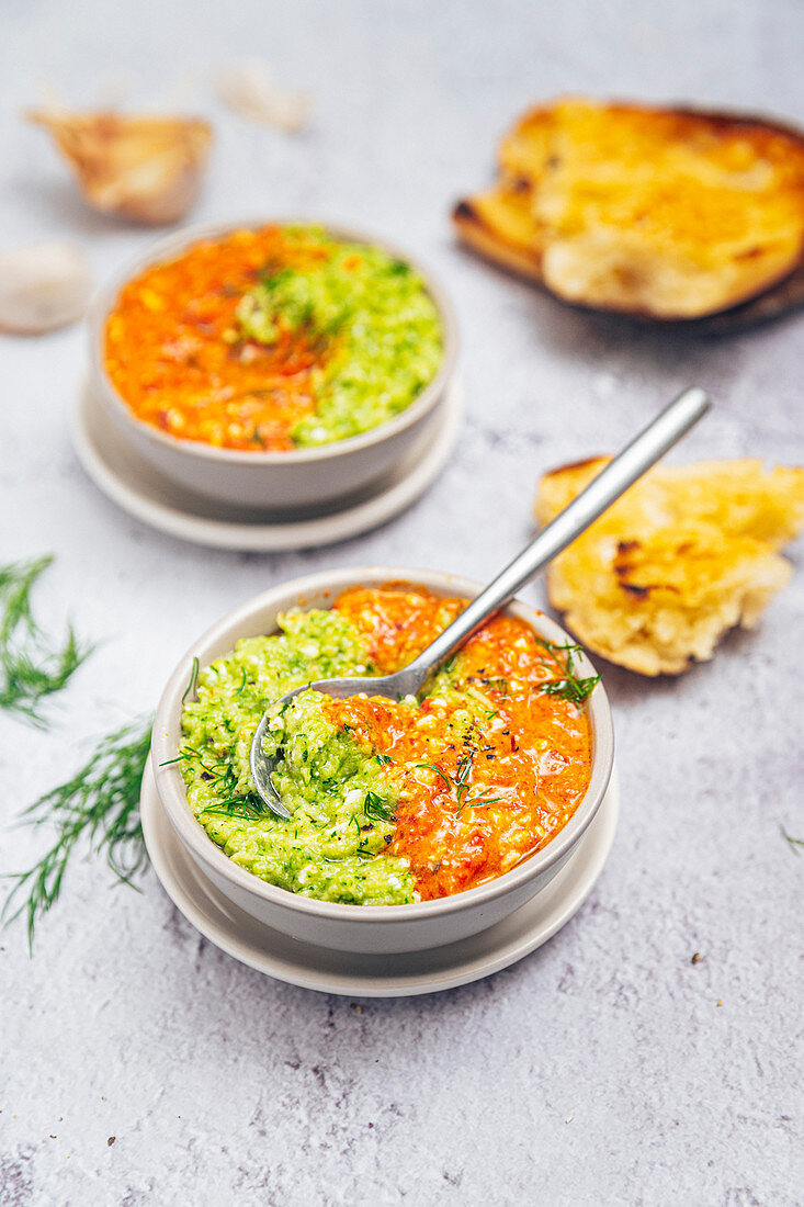 Frischkäseaufstrich mit Zucchini und gegrilltem Paprika