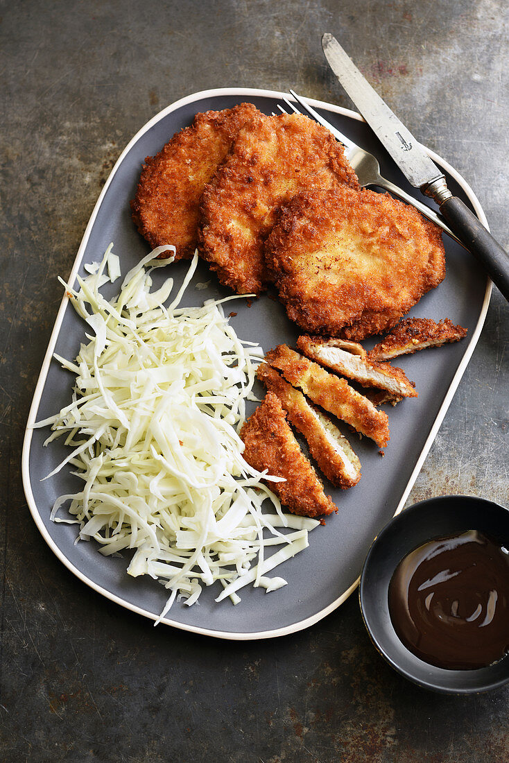 Tonkatsu (paniertes Schweineschnitzel, Japan)