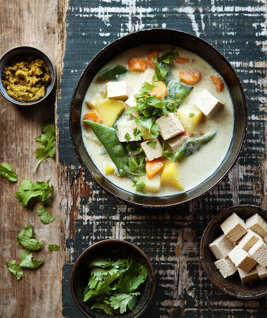 Grünes Tofu-Curry