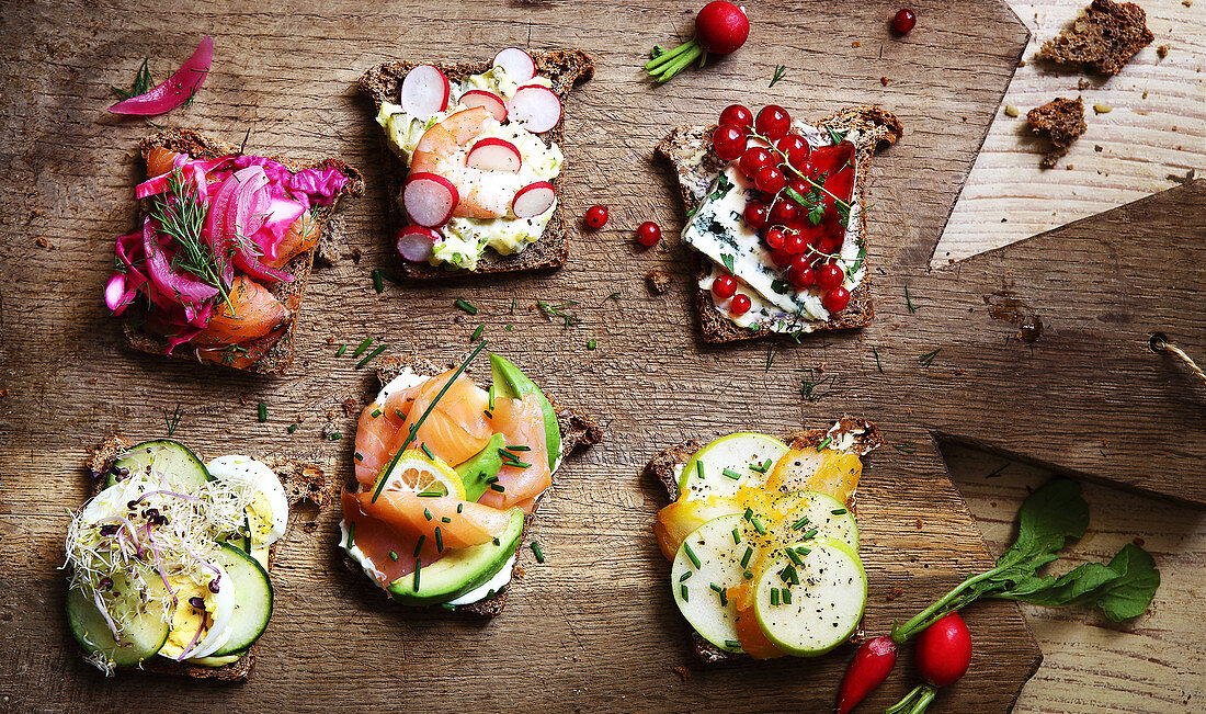 Nordic aperitif toasts