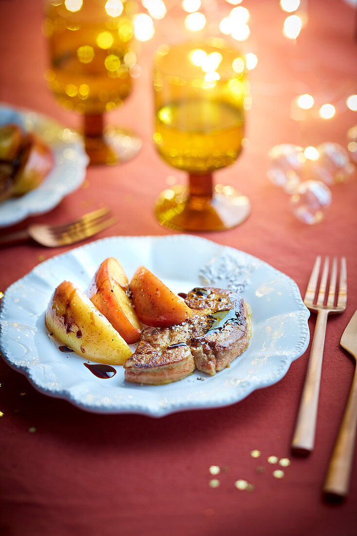 Gebratene Foie Gras mit Äpfeln (Weihnachten)