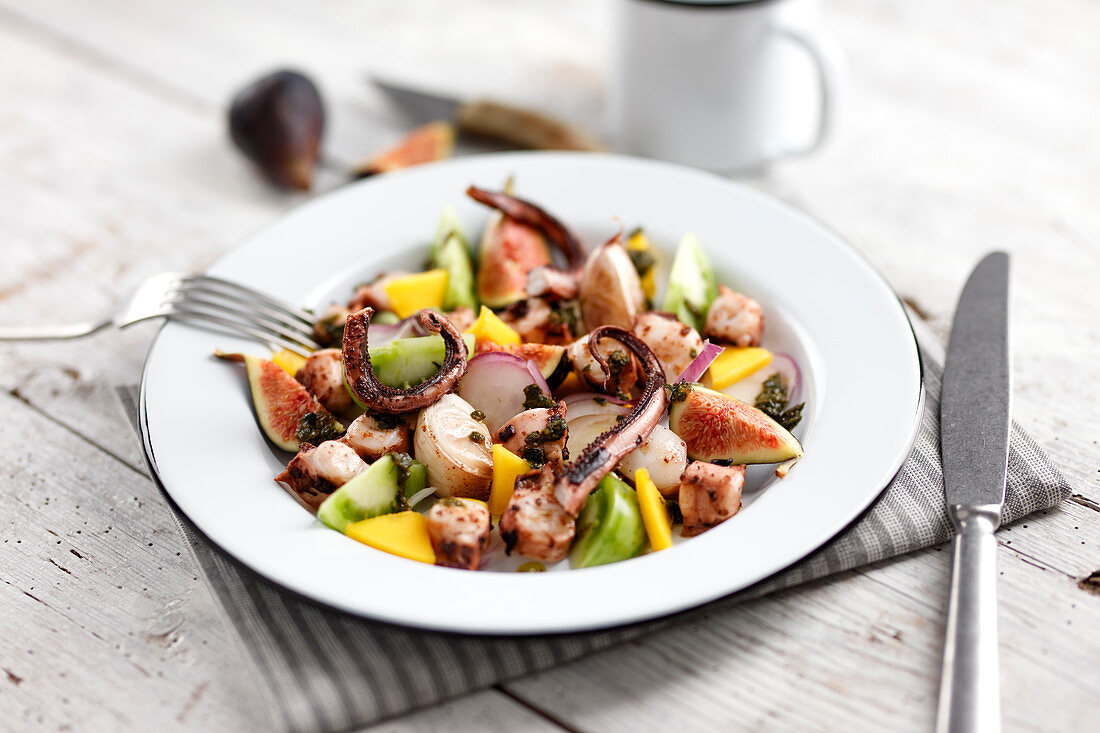 Krakensalat mit Feigen und grünen Tomaten