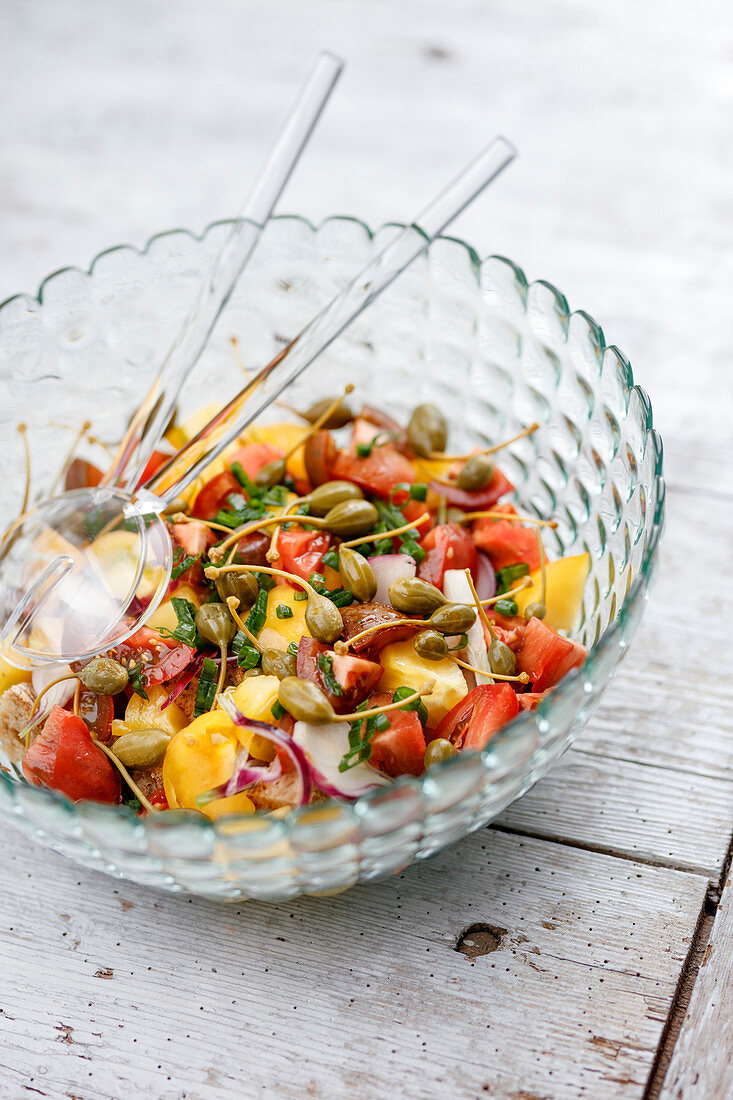 Panzanella mit Kapernäpfeln