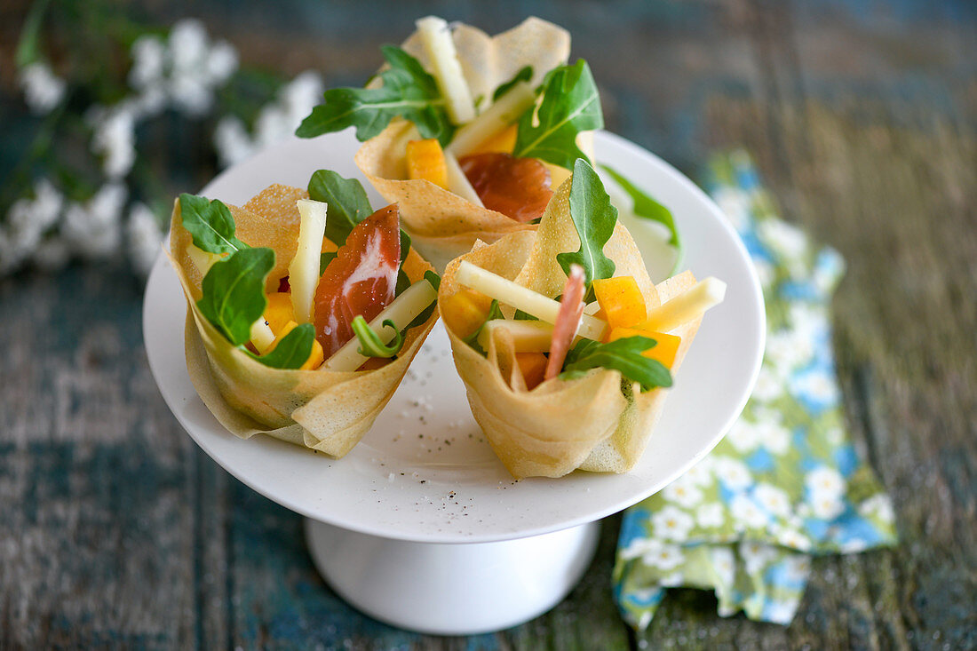 Small Autumn garnished pastry basket appetizers