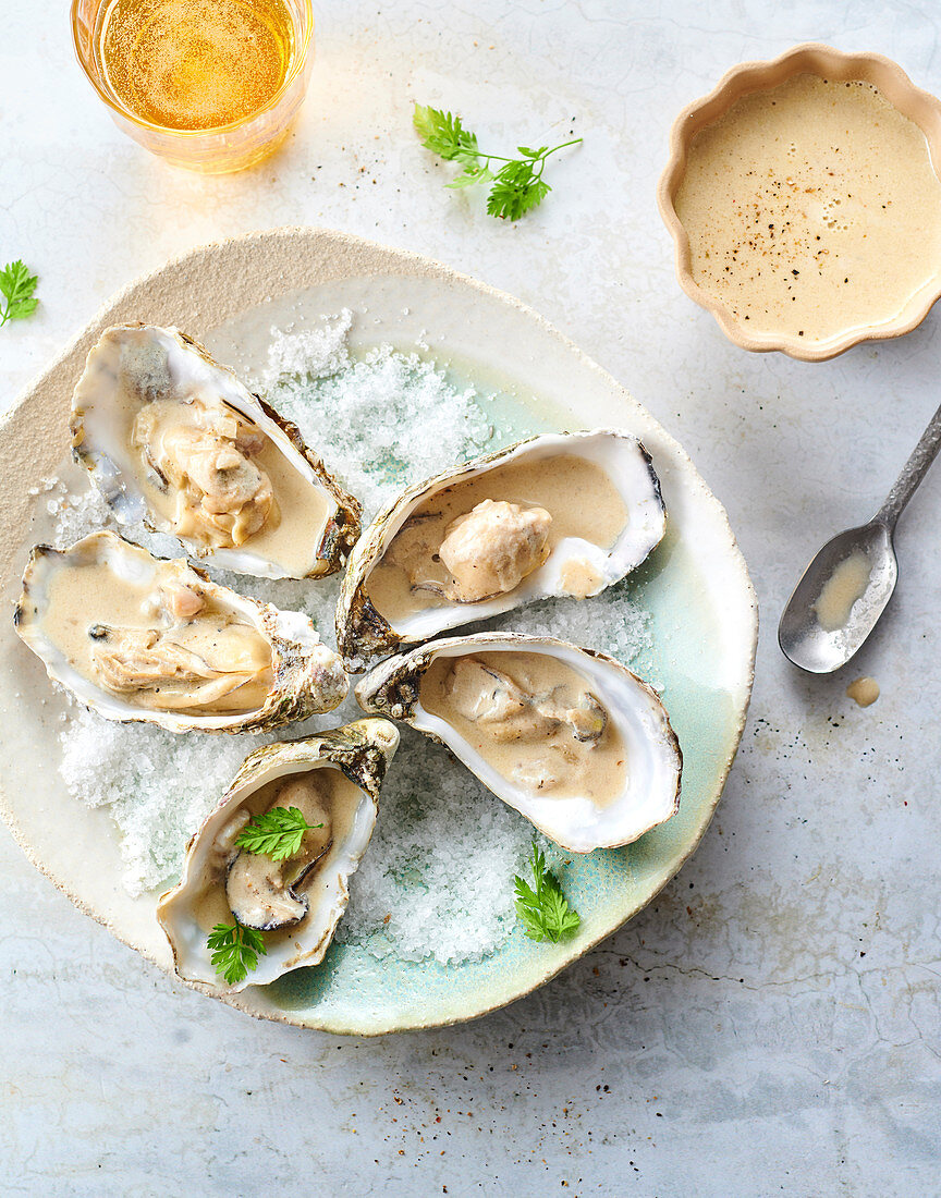 Warm oysters in cider