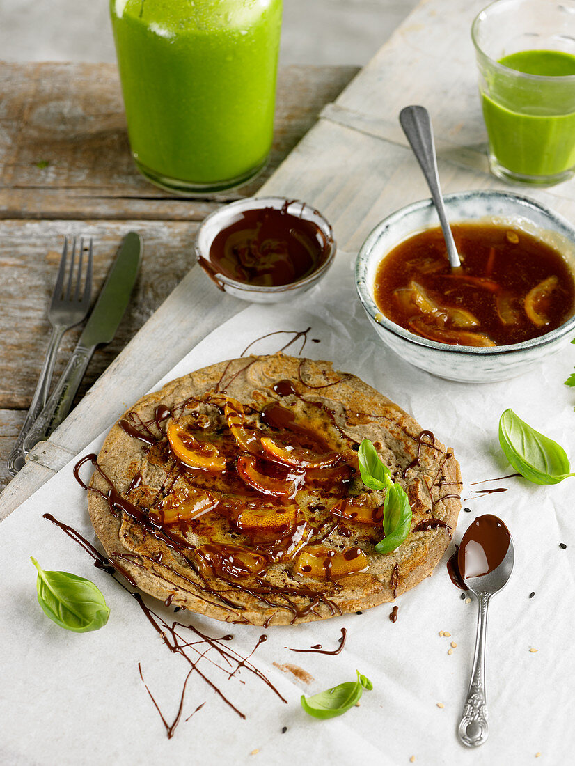 Pfannkuchen mit Zitronensirup und Schokolade