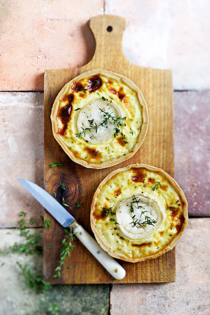 Mini quiche with goat’s cheese and thyme