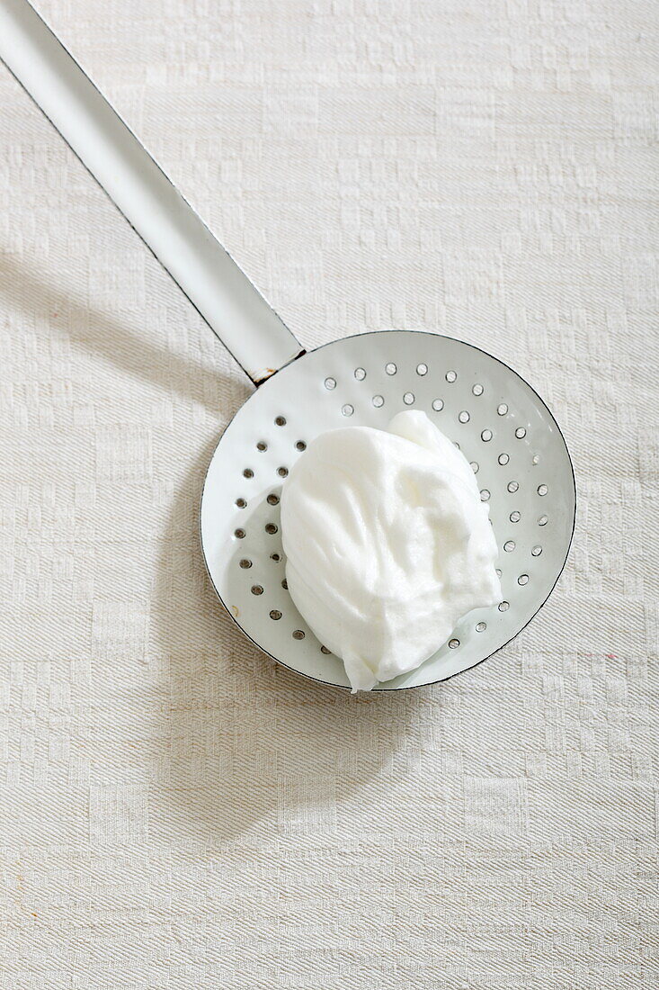 Egg whites on a skimmer