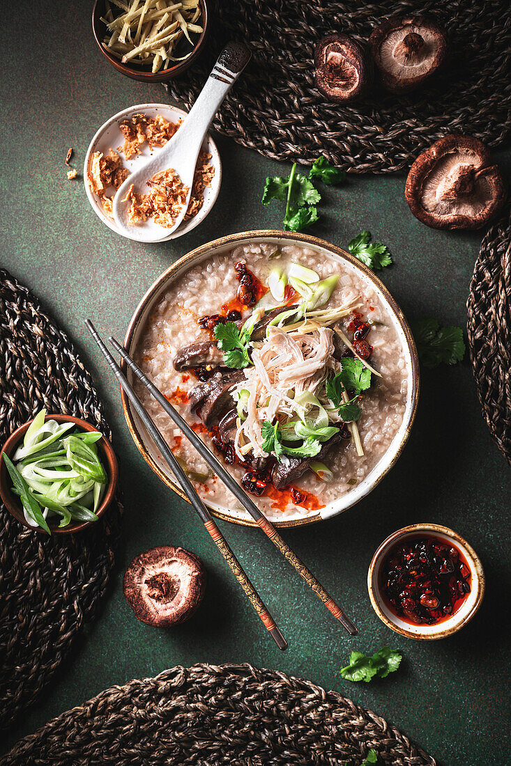 Rice congee with chicken and shiitake (Asia)