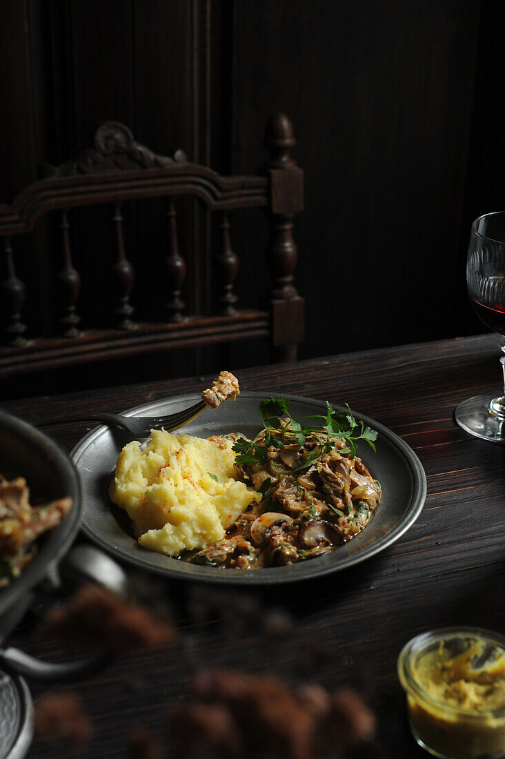 Boeuf Stroganoff with mashed potatoes