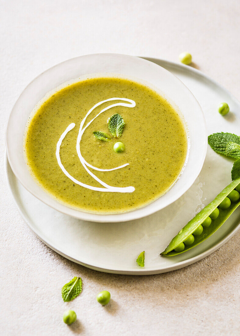 Cream of pea soup with mint