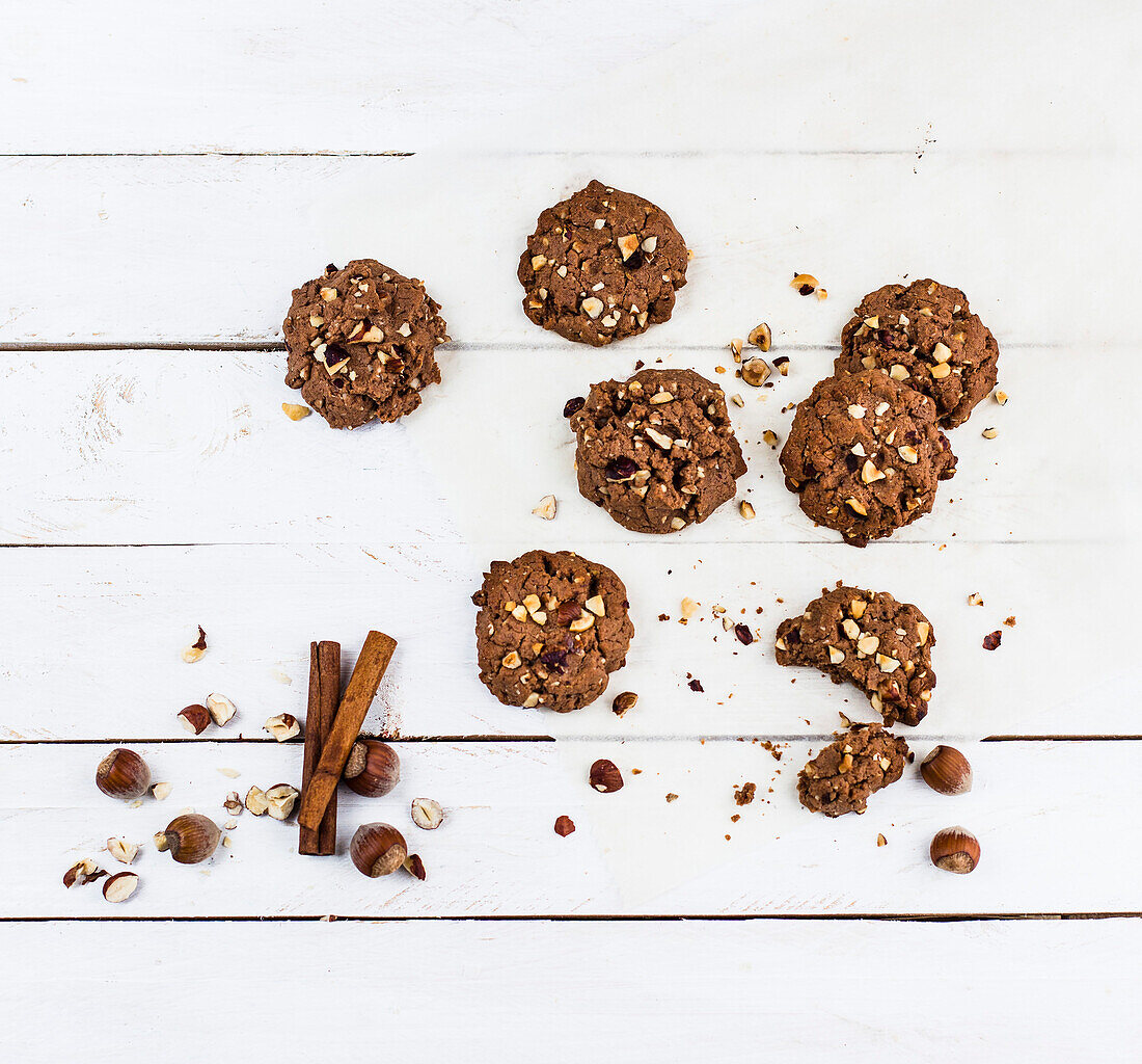 Cocoa cookies with cinnamon, hazelnut, and maple syrup