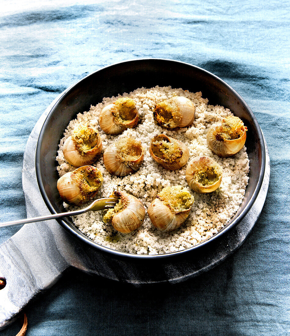 Snails with cream cheese and parsley