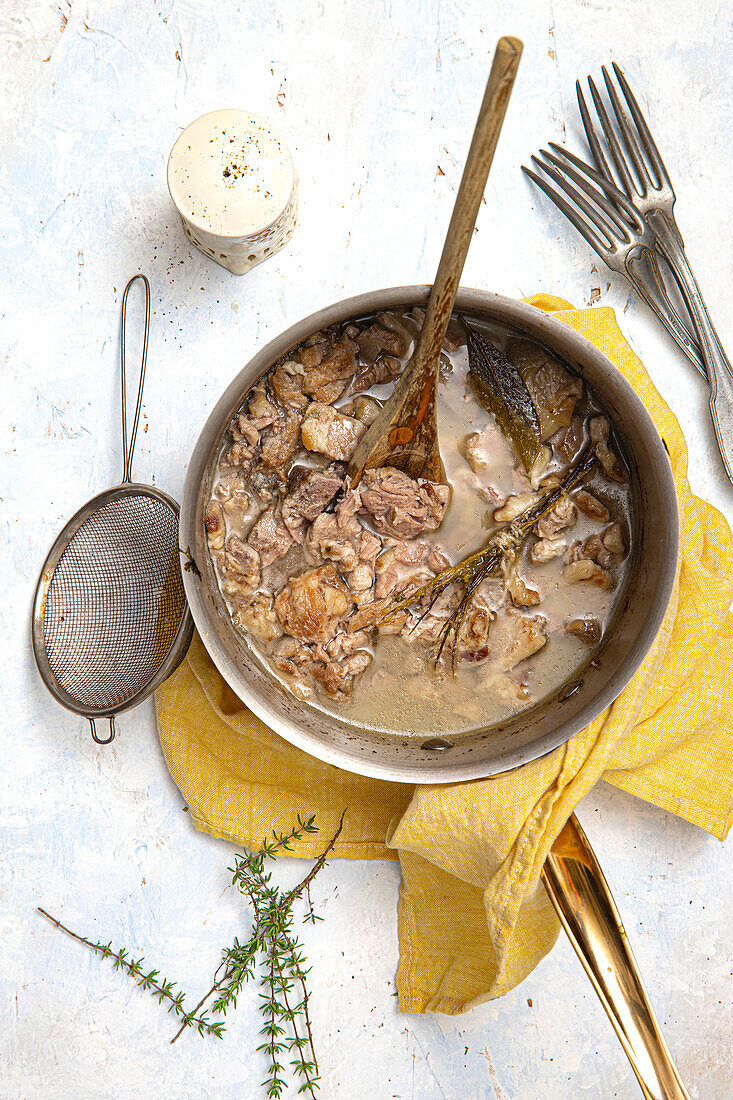 Preparing traditional rillettes