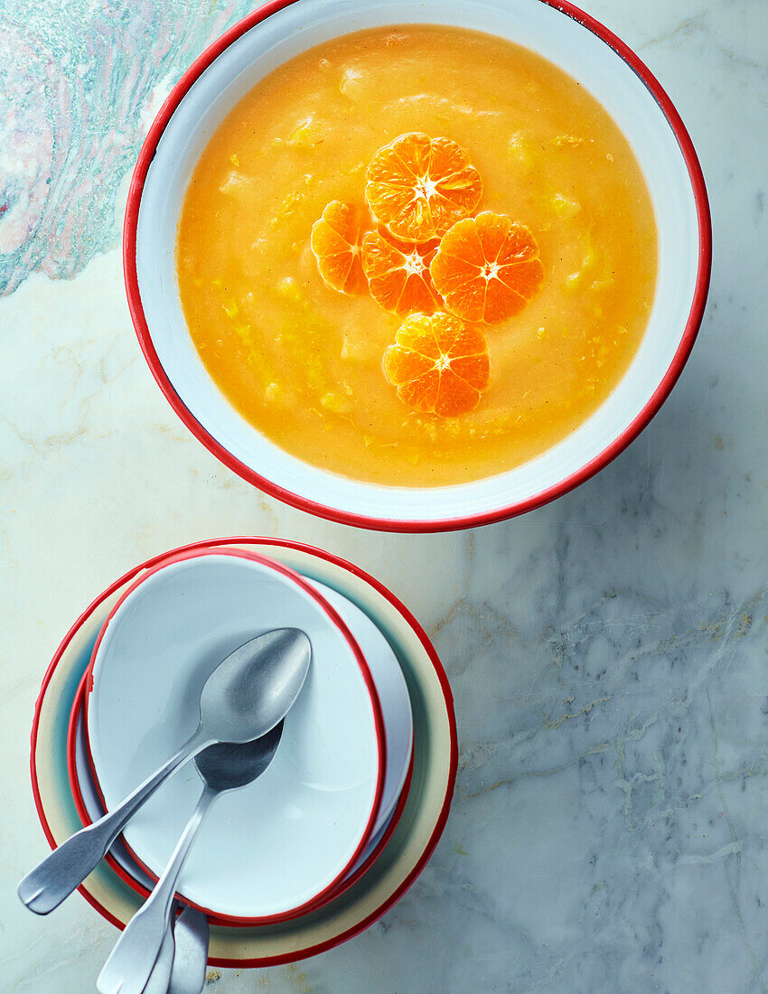 Stewed apples and clementines