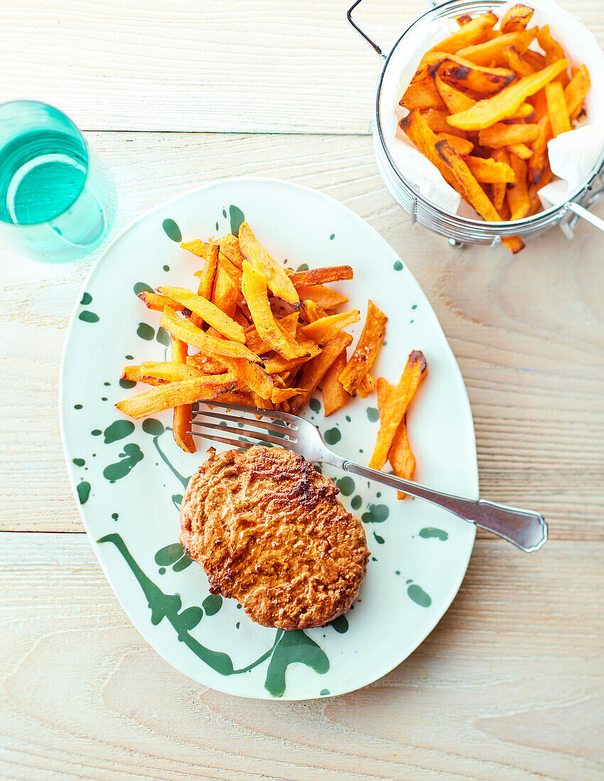 Minced steak with sweet potato fries