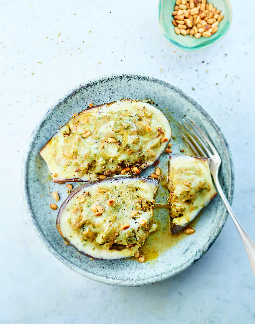 Stuffed eggplant with pine nuts