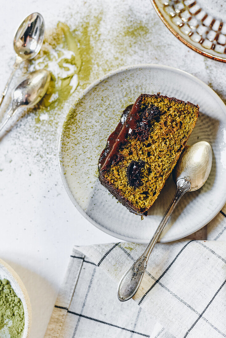 Matcha cake with chocolate