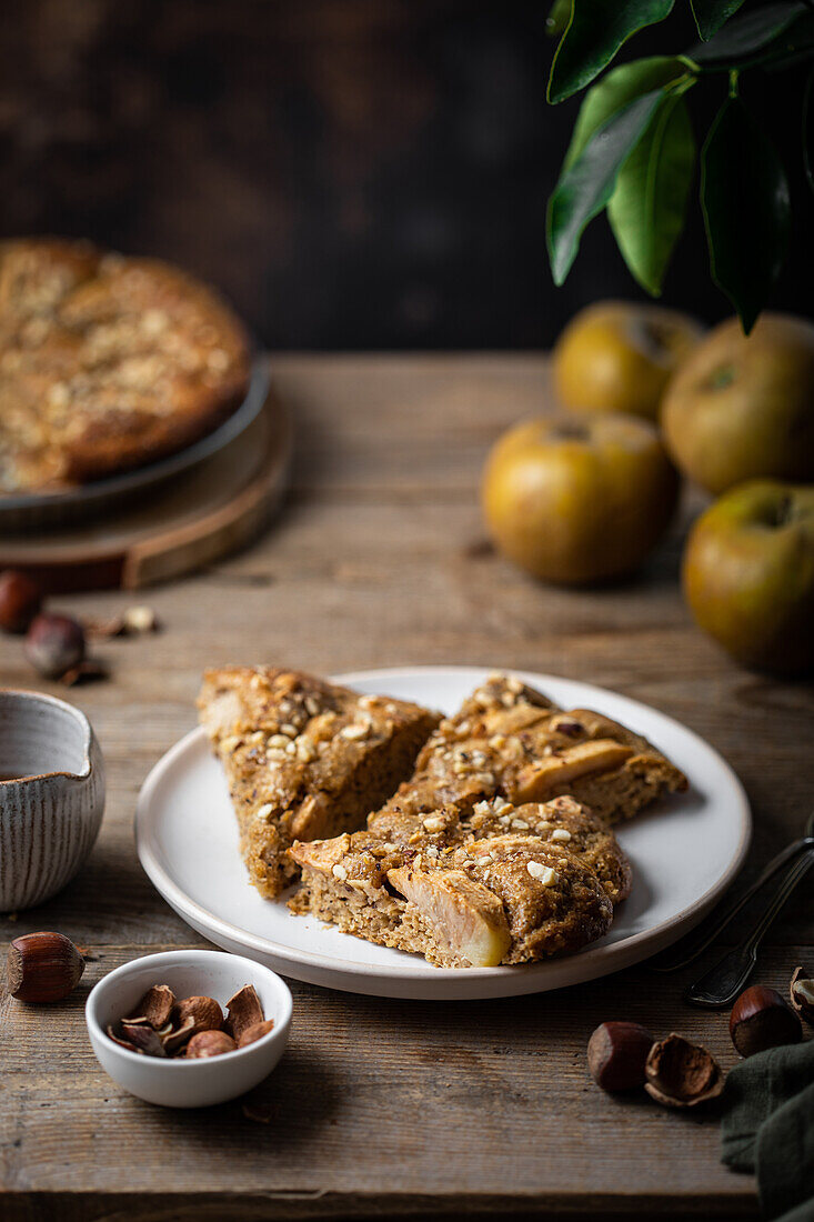 Apfel-Haselnuss-Kuchen