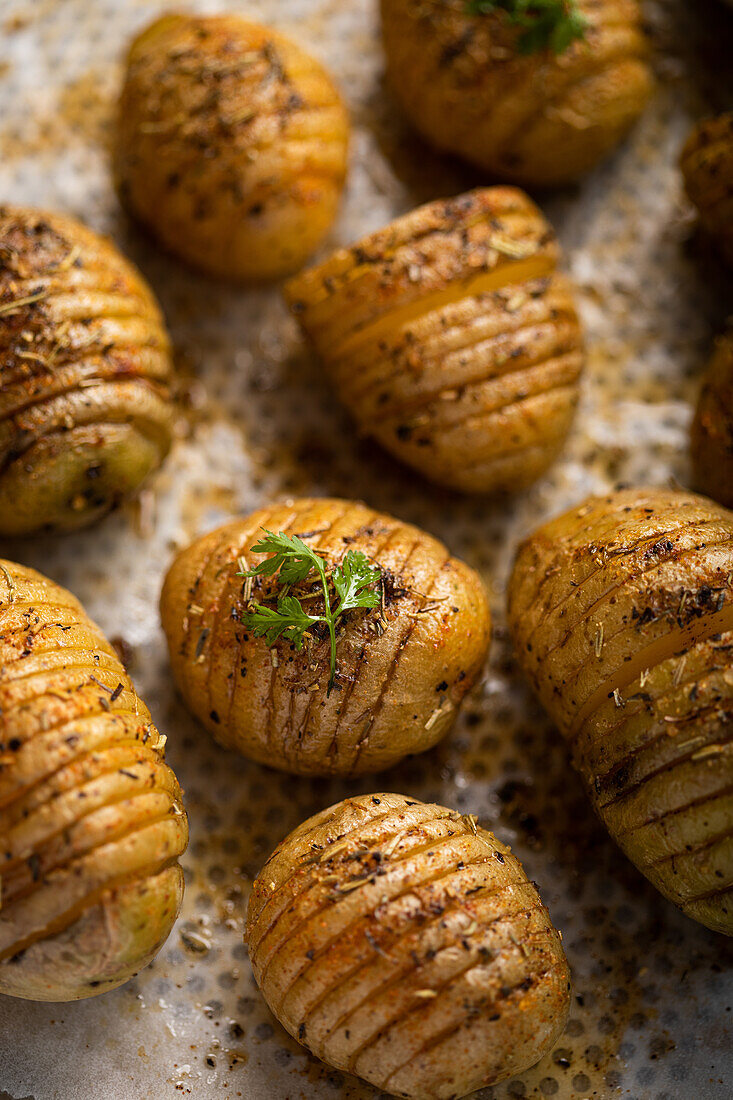 Hasselback-Kartoffeln (Close up)