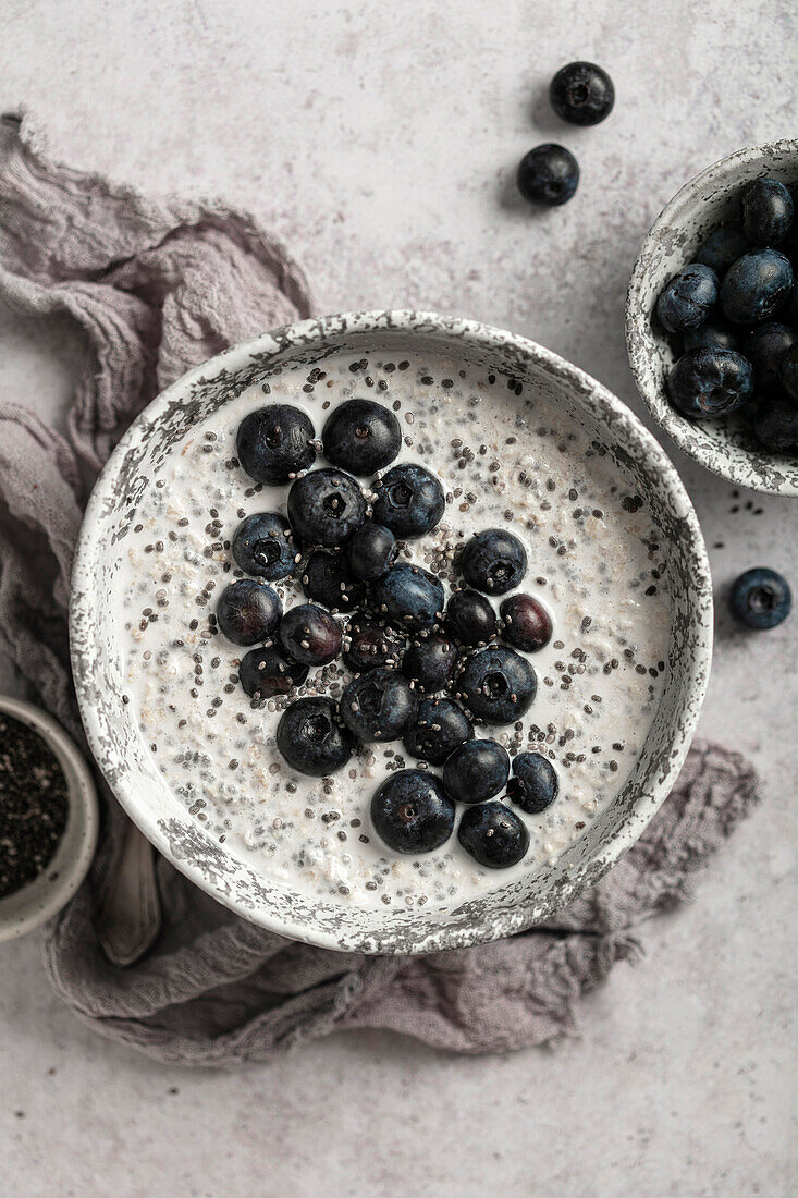 Porridge with chia seeds and blueberries