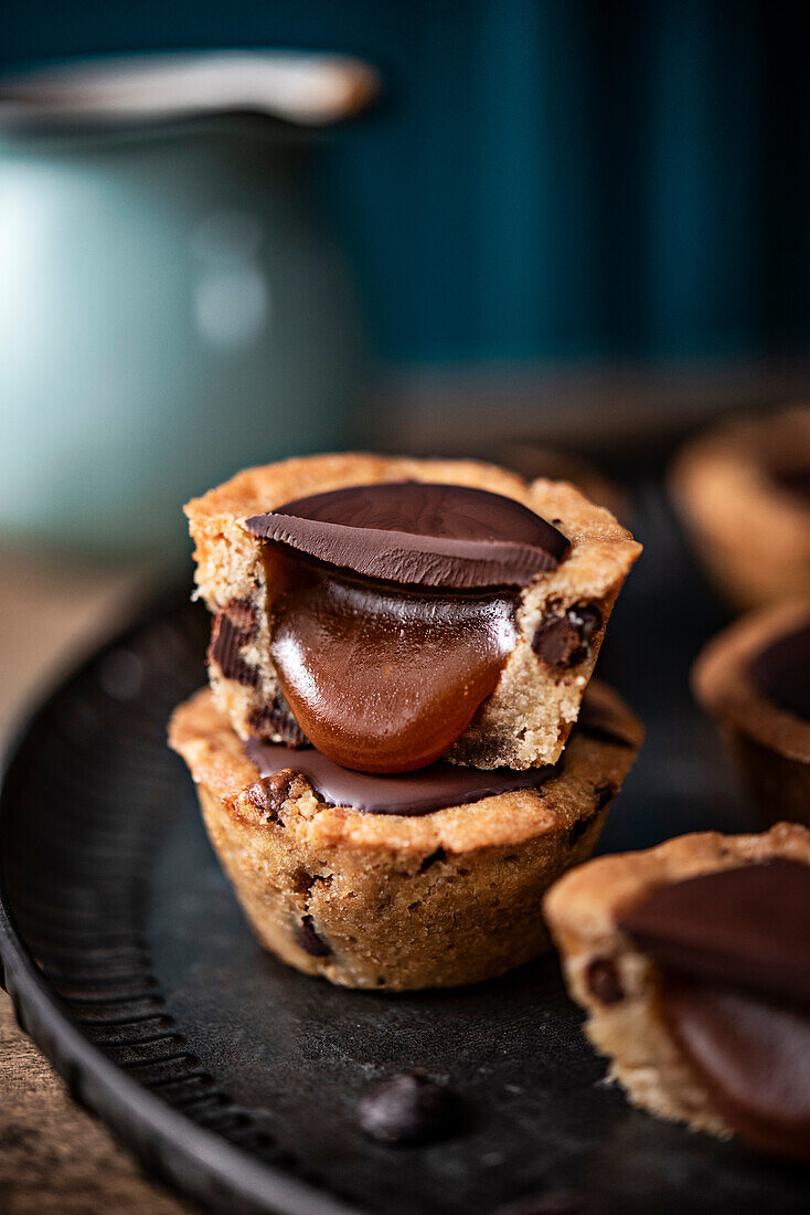 Mini Cookie Cup mit fließendem Karamellkern