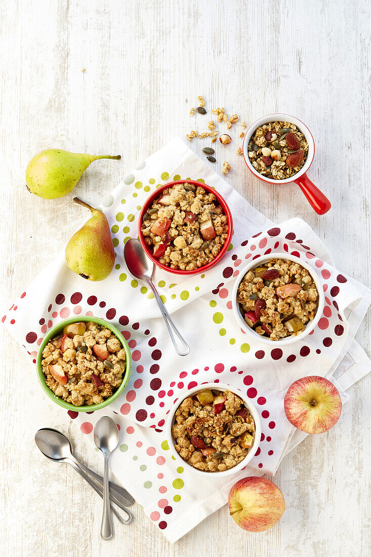 Knuspermüsli mit Haselnüssen und Mandeln