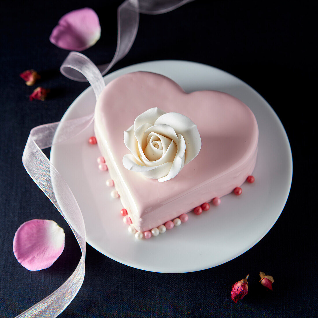Heart-shaped rose cake