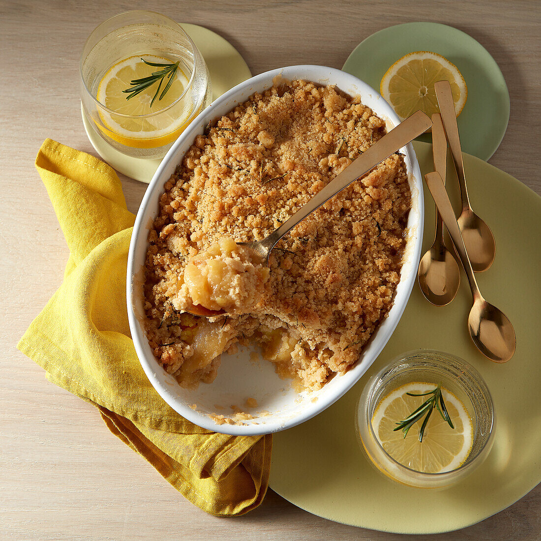Apple and rosemary crumble