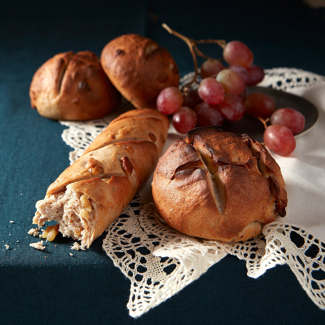 Various loves of walnut bread