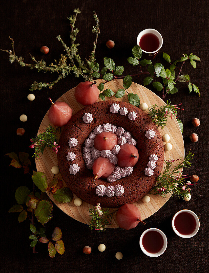 Wooden crown with poached pears and blackberry jam