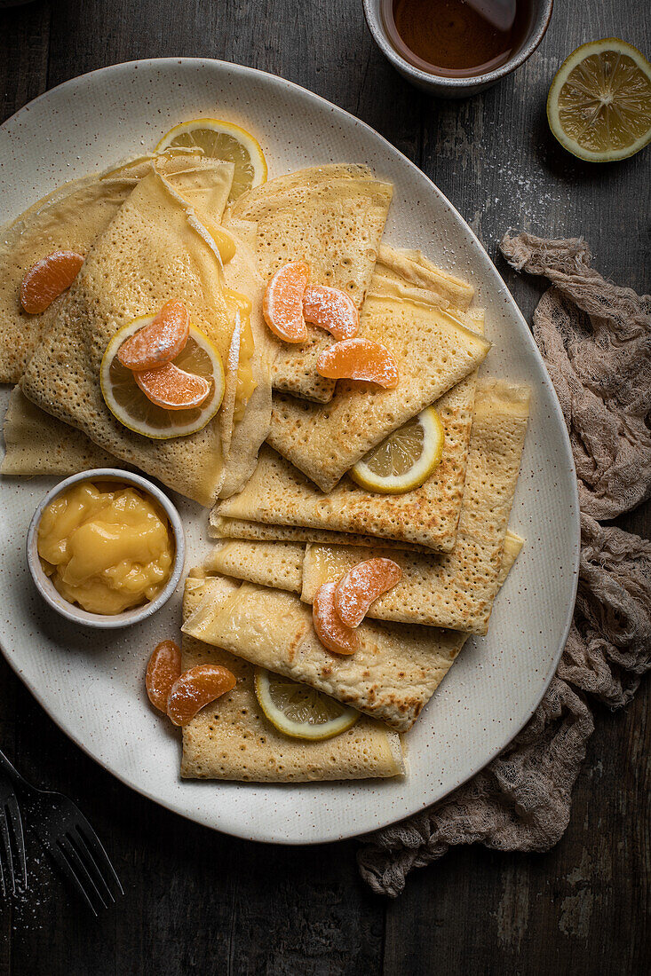 Crêpes mit Clementinen und Lemon Curd