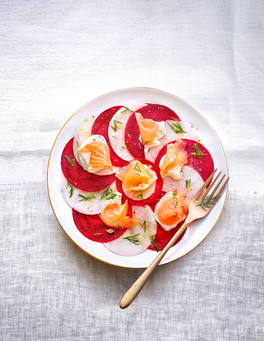 Carpaccio of beetroot and kohlrabi with salmon strips