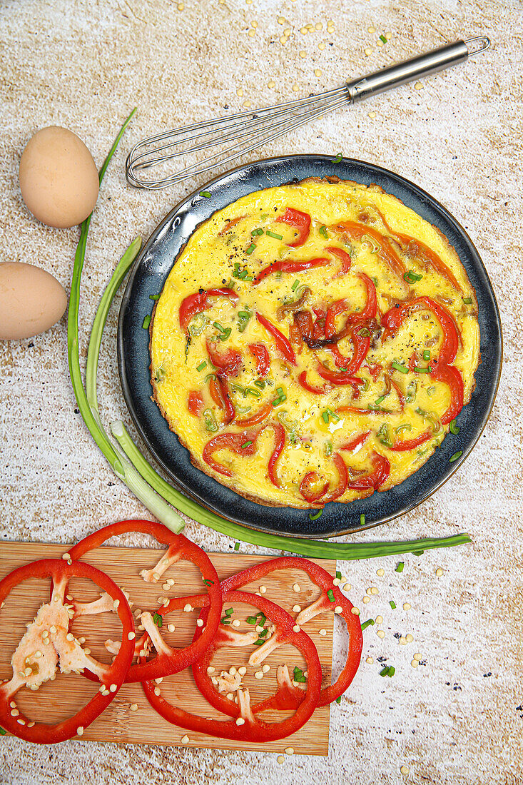 Omelette with peppers, spring onions and curry