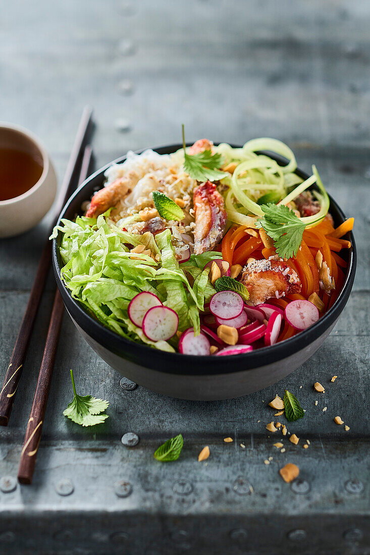 Spring boa bun in bowl with shrimp (Asia)